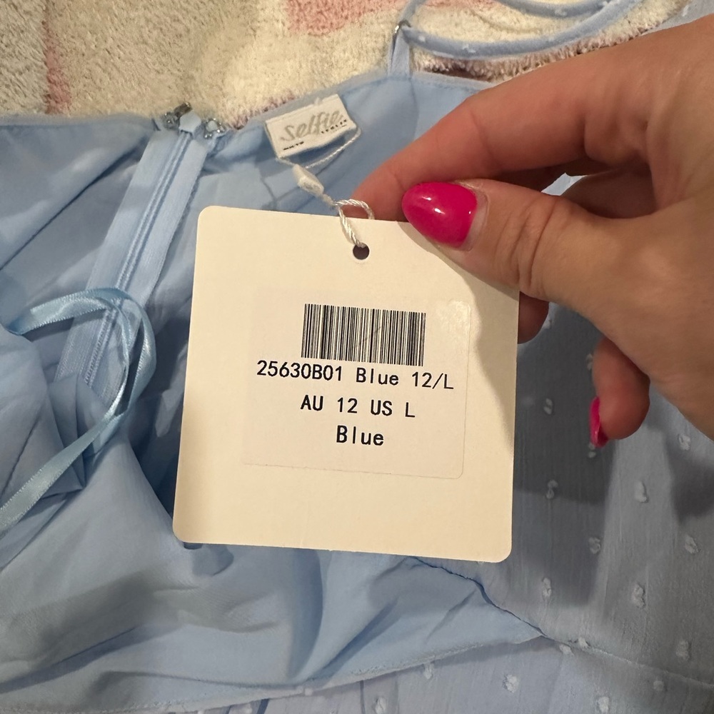 Selfie Leslie dress never worn